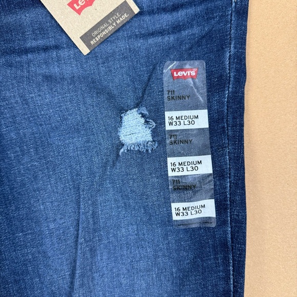 LEVI’S 711 DECONSTRUCTED SKINNY JEANS - Picture 6 of 10